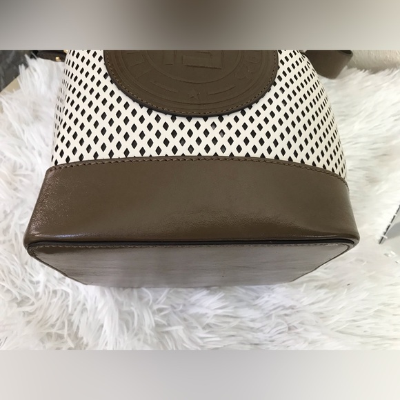 Fendi Mon Tresor Mini Bucket Bag. - Picture 10 of 16